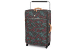 IT Luggage - World Lightest Large Quilted Camo 4 Wheel Case